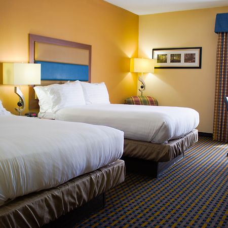 Holiday Inn Express Hotel & Suites Sanford, An Ihg Hotel Exterior photo