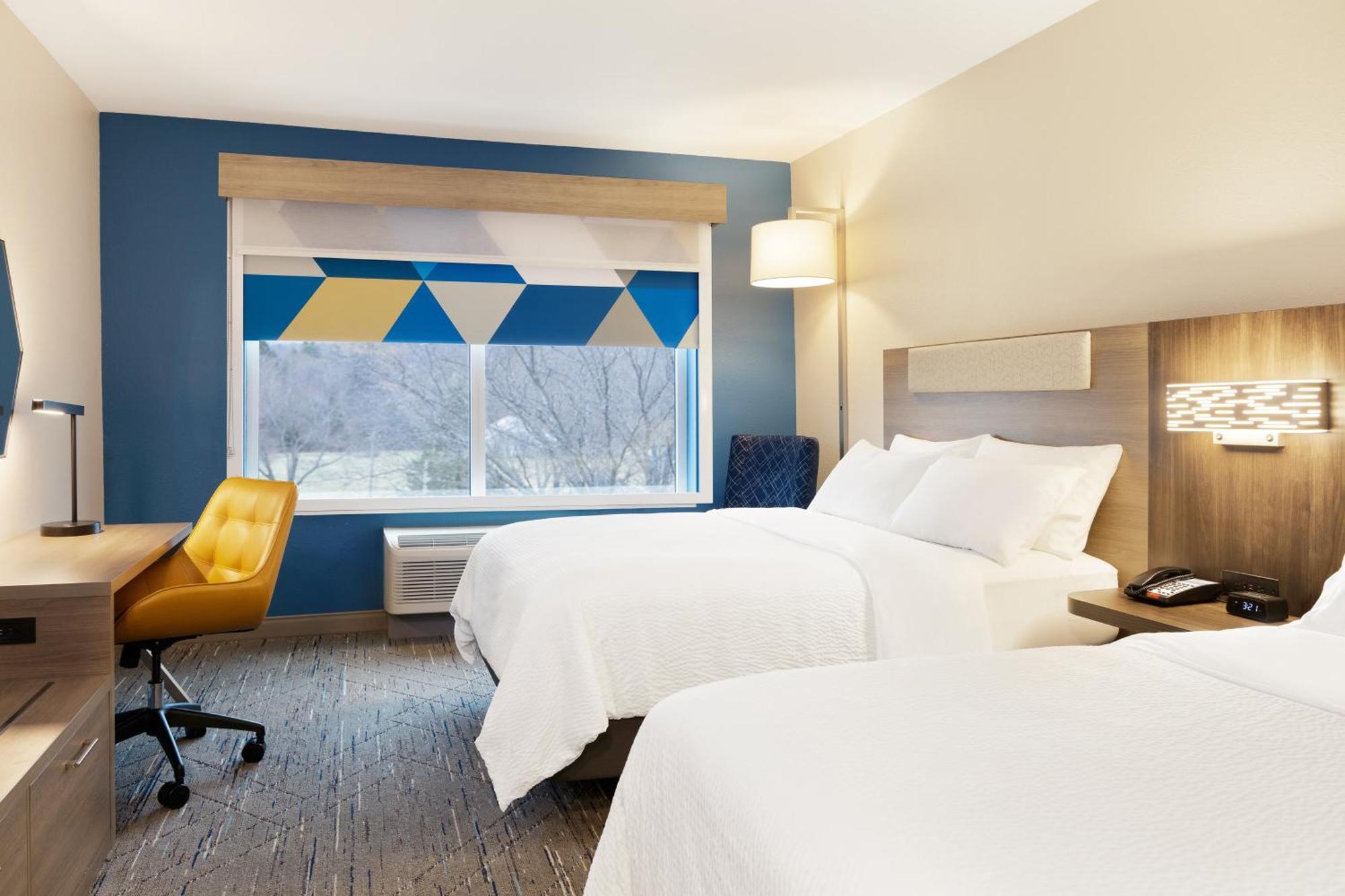 Holiday Inn Express Hotel & Suites Sanford By Ihg Exterior photo