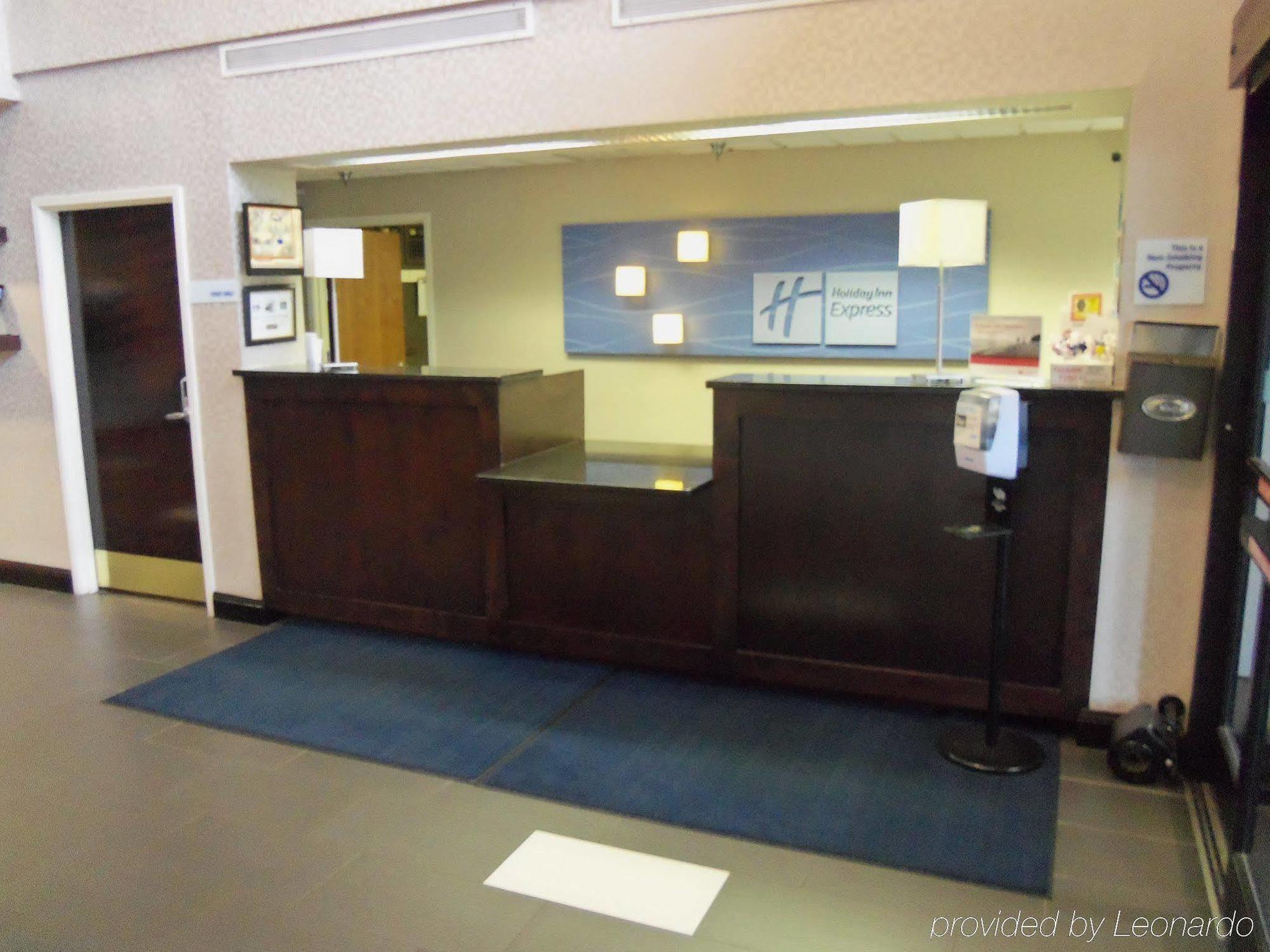 Holiday Inn Express Hotel & Suites Sanford By Ihg Exterior photo